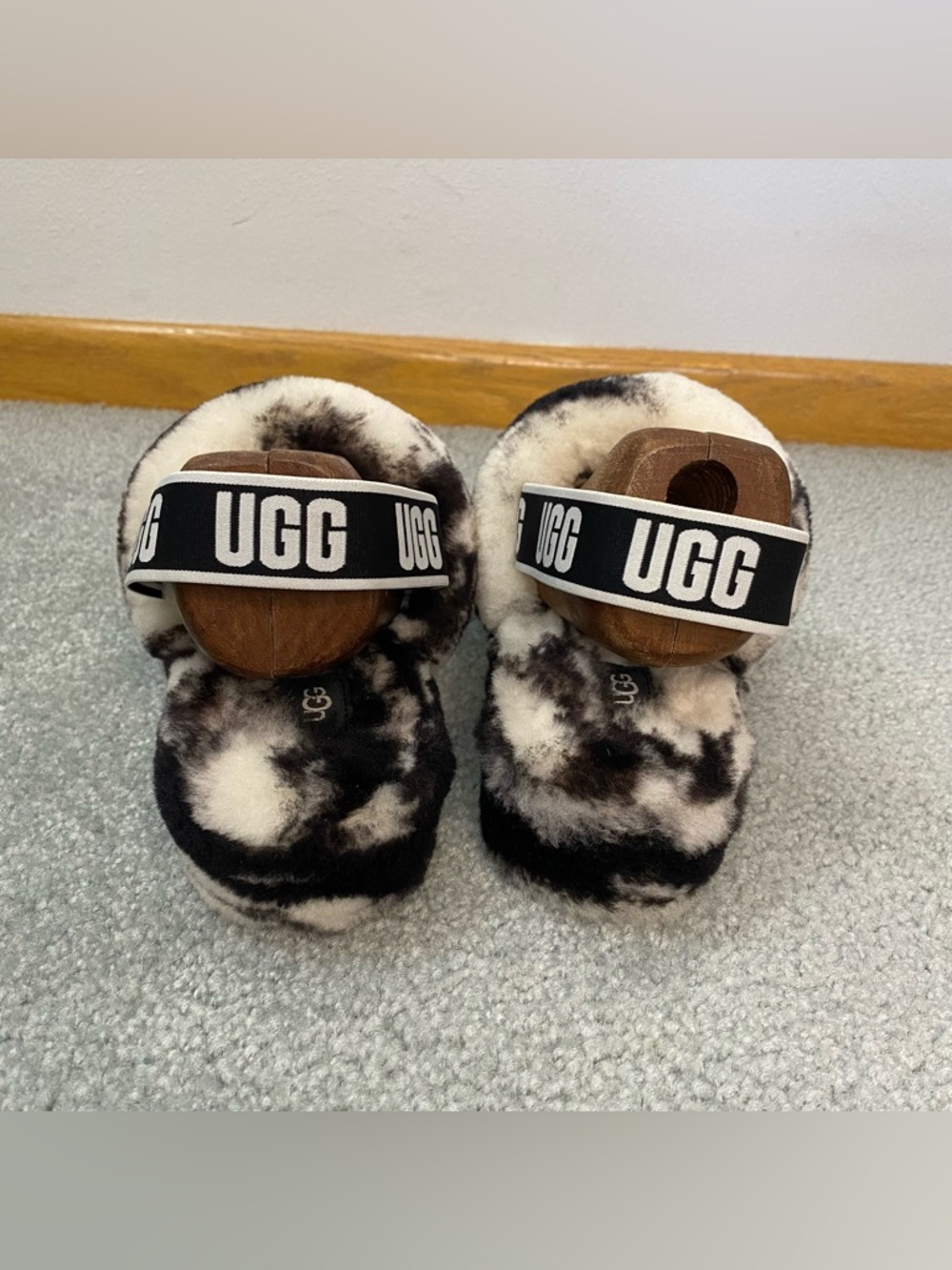 Ugg Womens OH Yeah Marble Print Fuzzy Slippers Comfy Casual Size 10 - Picture 5 of 7